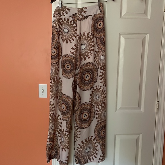 Wide legged pants - Picture 5 of 11